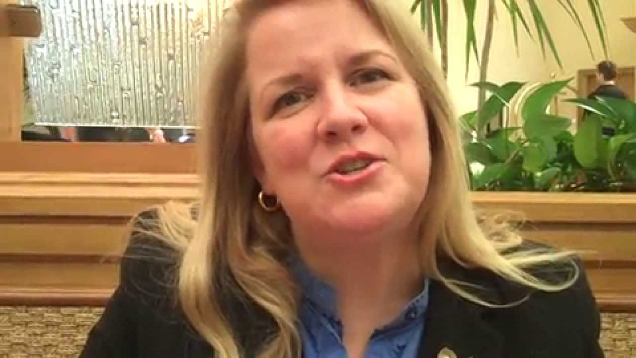 Dating Coach for Women Over 40 Senior Dating Expert | How to Flirt With Guys