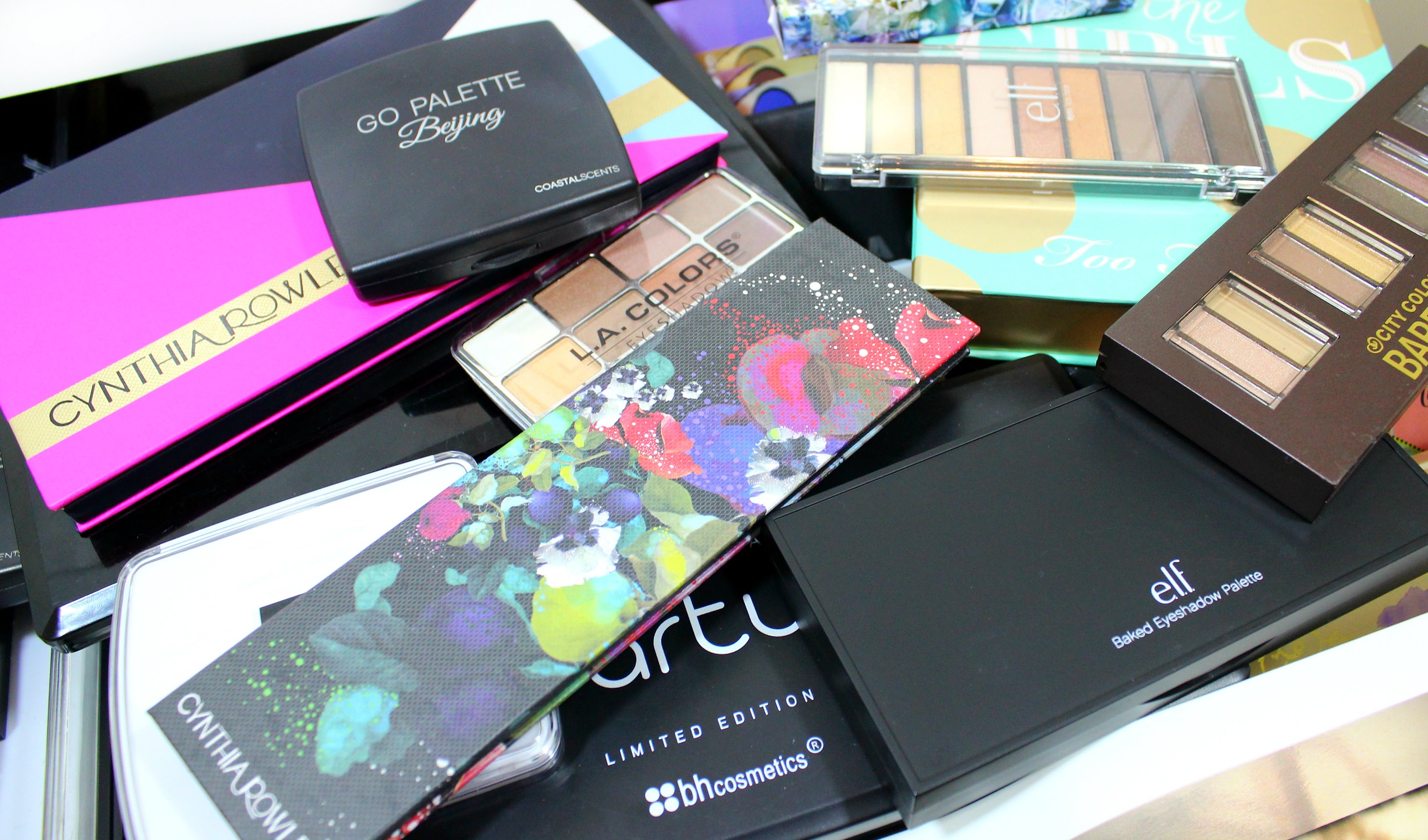 MAKEUP DECLUTTER 2016: Eyeshadow Palettes
