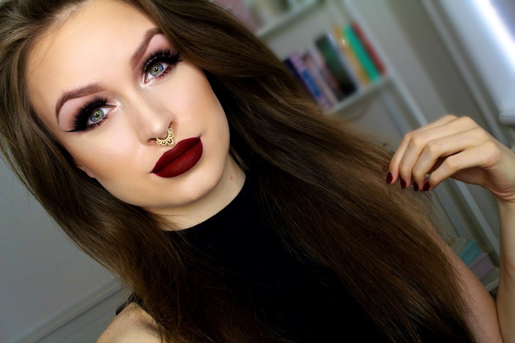 Thick winged liner + Dark red lips // Fall makeup tutorial