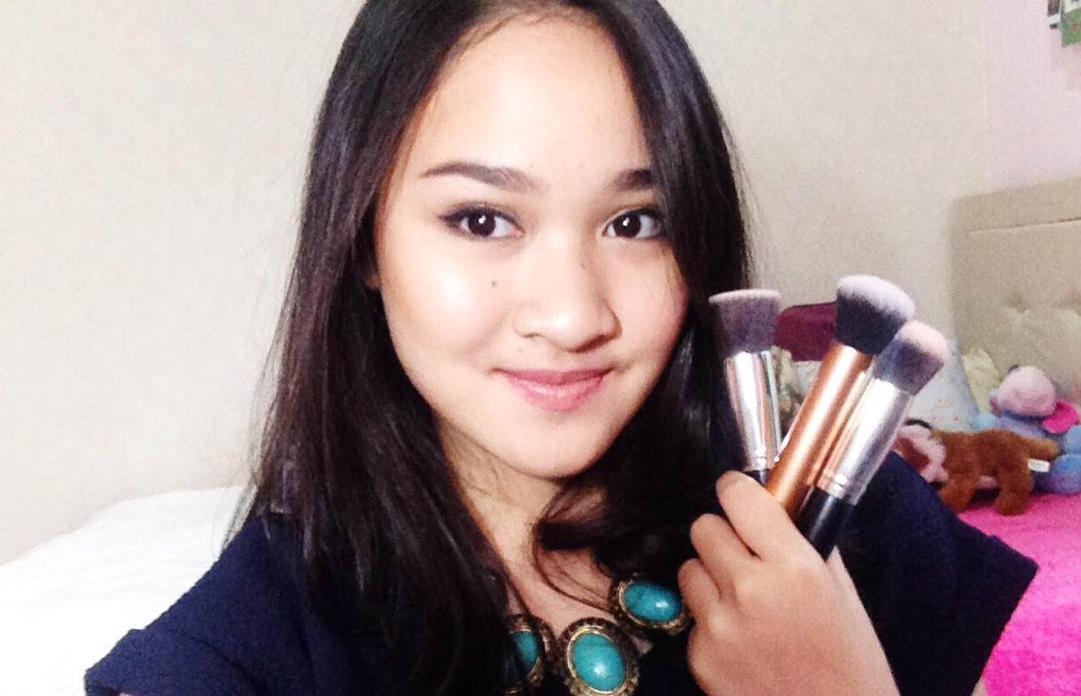 Beginner Makeup Must Haves! | Kiara Leswara