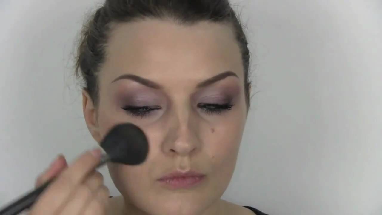 EASY SOFT PLUM MAKE-UP (GREEN EYES)