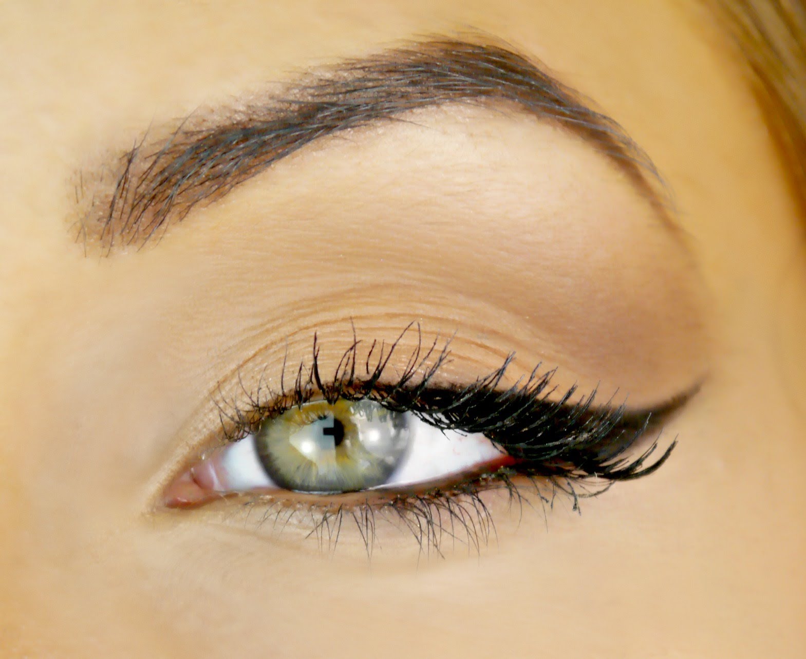 Angelina Jolie Inspired Cat Eye Makeup Tutorial ♡ Round Eyes To Cat Eyes
