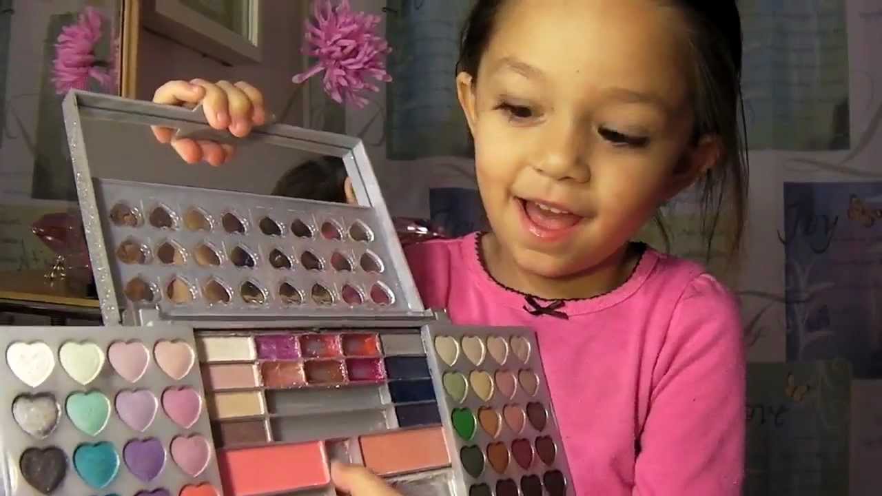 6 Year Old Makeup Pro *Make up Look* bellas new makeup look