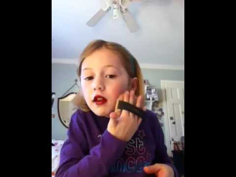 Make up accessories lesson for kids