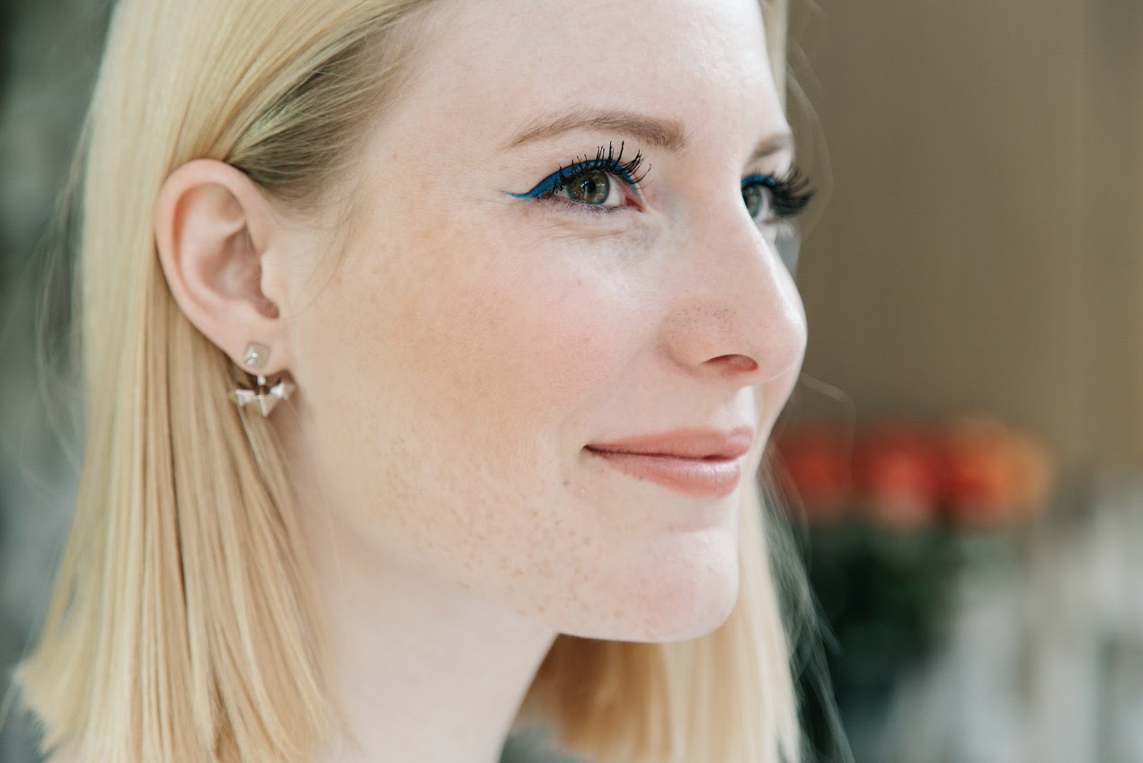 Electric Blue Eyeliner & Contour Tutorial – Using Mineral Makeup!